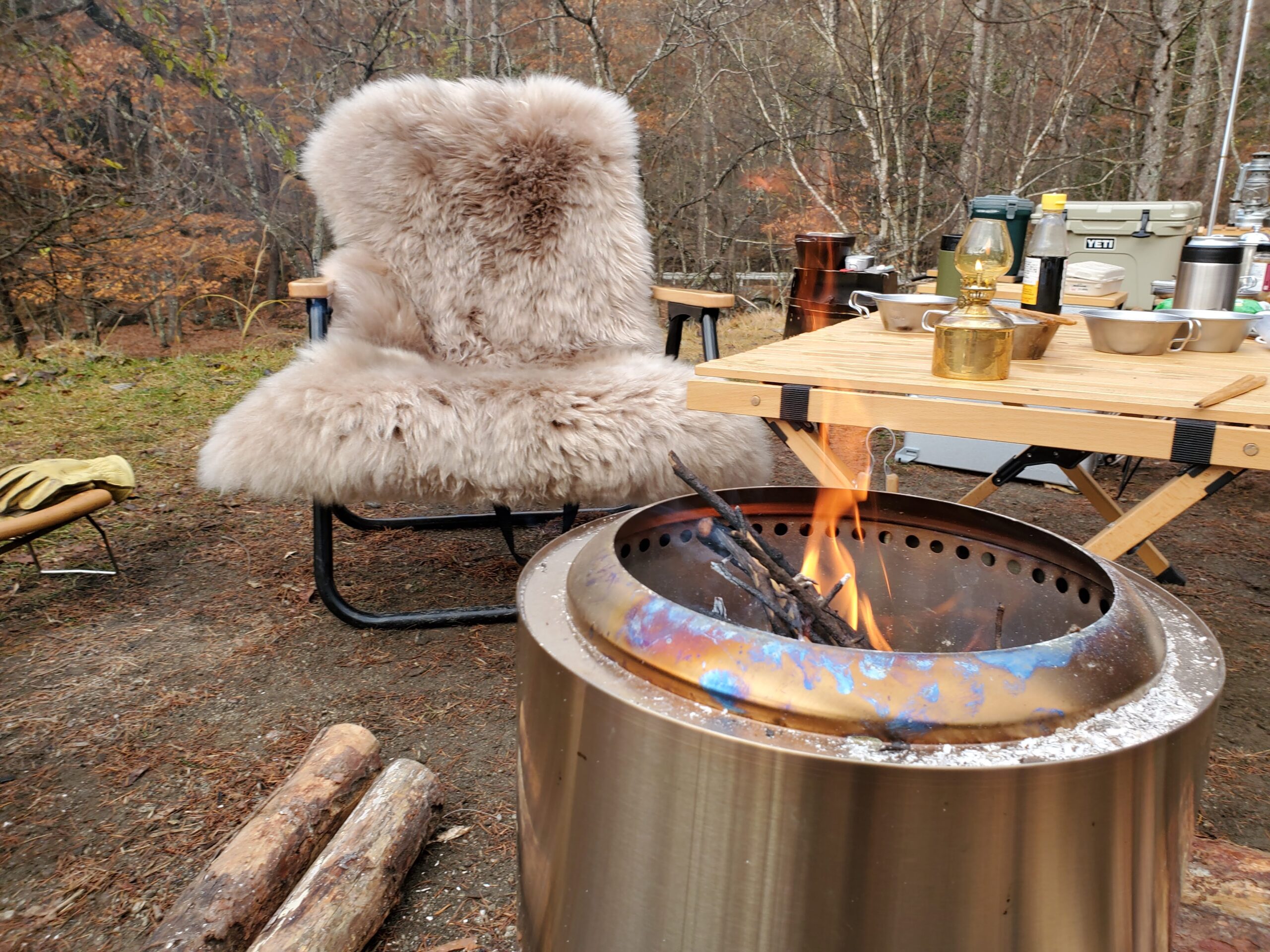 暖かくて感動！冬キャンプにおすすめのムートンラグを購入！ - Camp On Fleek